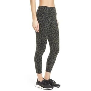 Sweaty Betty NWT Zero Gravity 7/8 Running Leggings Olive Leopard Size XL Sculpt